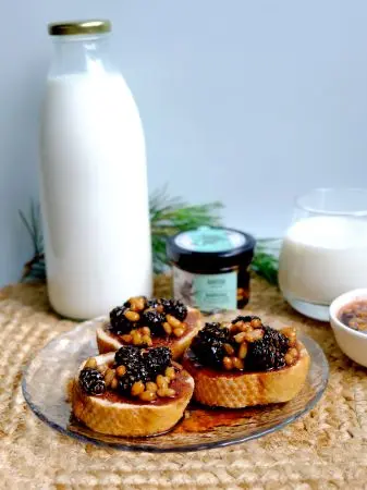 Варенье из сосновых шишек с кедровым орехом, 100 мл Варенье из сосновых шишек с кедровым орехом, 100 мл