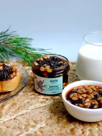 Варенье из сосновых шишек с кедровым орехом, 100 мл Варенье из сосновых шишек с кедровым орехом, 100 мл